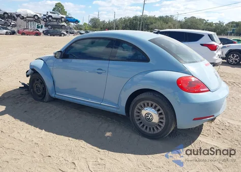 2014 Volkswagen Beetle 2.5L z USA, uszkodzony, nr VIN 3VWJP7AT0EM620611